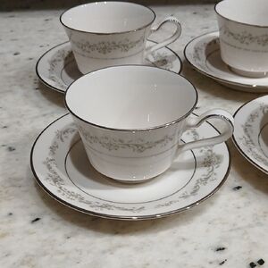 Noritake Parkridge 7561 Vintage Ivory China Japan Set Of 8 Footed Cups & Saucers